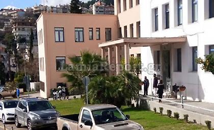 Δημαρχείο Λαμίας: Τύπος έβγαλε μαχαίρι σε σεκιουριτά που του είπε πως πρέπει να κλείσει ραντεβού!