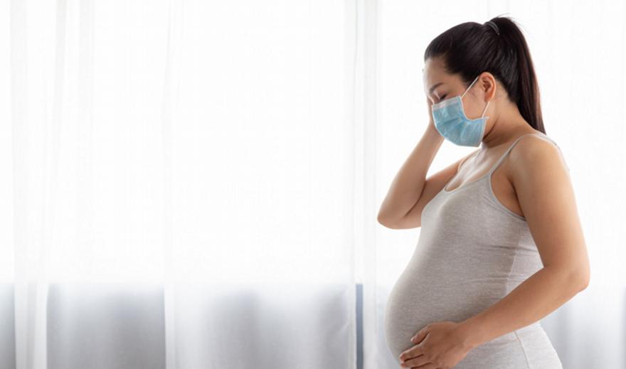 Κορωνοϊός: Τα αντισώματα της μητέρας μεταφέρονται στο έμβρυο