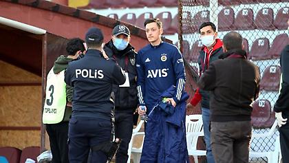 Ντεμπούτο με Φενέρ ο Εζίλ, επίσημο ματς έπειτα από 10 μήνες!