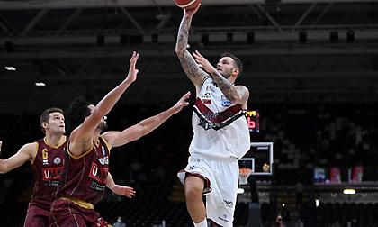 Χάνει ξανά τον Μίτσοβ η Αρμάνι