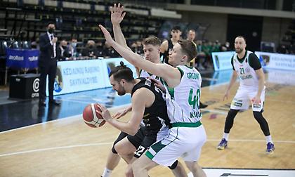 Άνετη νίκη με… ατσάλινη άμυνα για τη Ζαλγκίρις