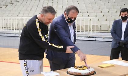 Έκοψαν… βασιλόπιτα στην ΑΕΚ