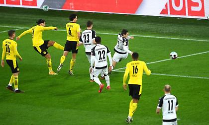 Πρόκριση με άγχος για τη Ντόρτμουντ, εύκολα η Βέρντερ