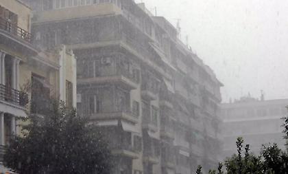 Καιρός σήμερα: Άστατος με βροχές και ομίχλη – Πού θα έχει καταιγίδες