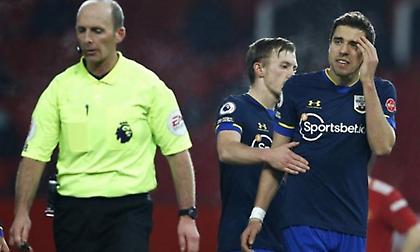 Η Σαουθάμπτον ζήτησε να εξαιρεθούν από τους αγώνες της οι διαιτητές του 9-0 από τη Γιουνάιτεντ