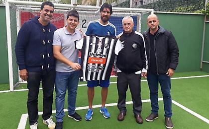 Με σπασμένα τα... φρένα ο Αμπρέου: Βρήκε την 30η ομάδα του στα 44!