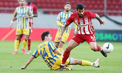 Ο Ολυμπιακός δεν έχει τρεις, αλλά πέντε κεντρικούς χαφ!