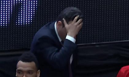 «Τρελαμένος» Ιτούδης με σφύριγμα διαιτητή, έτρεξε μακριά από τον πάγκο