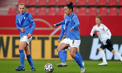 Το ποδόσφαιρο γυναικών εκπέμπει SOS: «Παίξαμε στην Εθνική χωρίς προπόνηση»