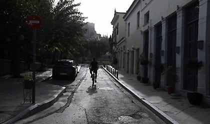 Διχογνωμία στην επιτροπή: Συζητήσεις για λιανεμπόριο, σχολεία – Προς «σκληρό» lockdown 3 πόλεις