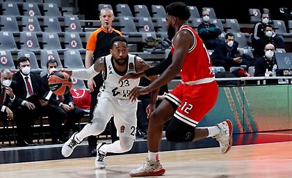 Η Βιλερμπάν «πάτησε» και την Αρμάνι στη Γαλλία