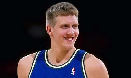 Ντιρκ Νοβίτσκι: Όταν συστήθηκε στο «μαγικό» κόσμο του NBA! (video)