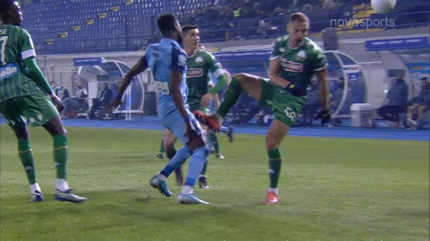 Ατρόμητος-Παναθηναϊκός: Επικίνδυνη προβολή του Μολό αλλά γλίτωσε ο Παναθηναϊκός (video)