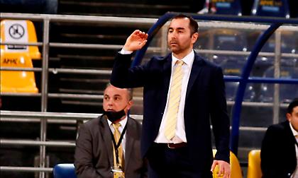 Καμπερίδης: «Ξεκινήσαμε άσχημα το δεύτερο ημίχρονο»