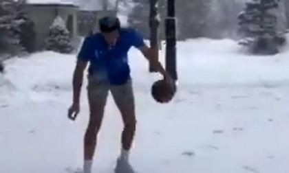 Ιλιασόβα: Απολαμβάνει το μπάσκετ στα χιόνια (video)