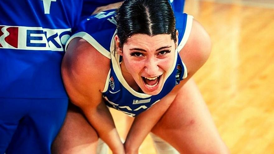Φασούλα στο sport-fm.gr: «Υποχρέωσή μας να ανεβάσουμε επίπεδο το ελληνικό γυναικείο μπάσκετ»