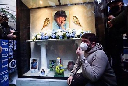 Ναός λατρείας του Μαραντόνα στη Νάπολι: Στα εγκαίνια ο γιος του (pics)