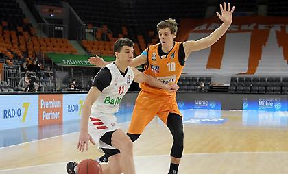 Δύσκολη εκτός έδρας νίκη για την Μπάγερν Μονάχου, άνετη 100αρα η Άλμπα Βερολίνου