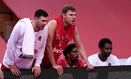 Επιστρέφει ο Βεζένκοφ, αναμονή για Παπανικολάου