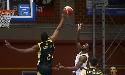 «Έβρεξε» τάπες από την ΑΕΚ! (video)