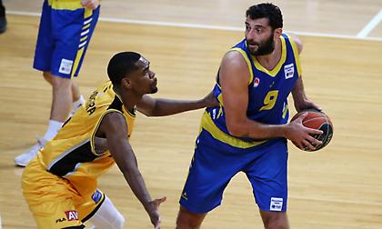 Κάταγμα στη μύτη ο Μπουρούσης