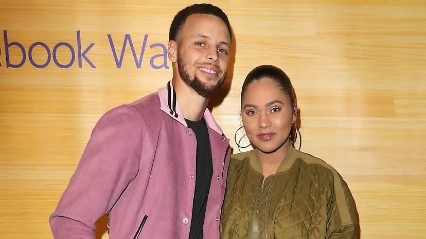 Η σύζυγος του Στεφ Κάρι φωτογραφήθηκε γυμνή (pic)