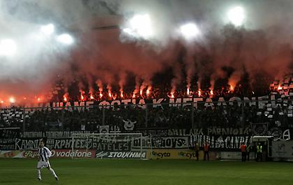 ΟΦΗ: Οργισμένοι οπαδοί έξω από το Γεντί Κουλέ
