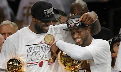 Σικάγο Μπουλς: Όταν το 2010 ενδιαφέρθηκαν να πάρουν «πακέτο» ΛεΜπρον & Ουέιντ (video)