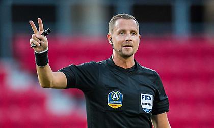 Ένας… αστυνομικός «σφυρίζει» το Ολυμπιακός-Αϊντχόφεν