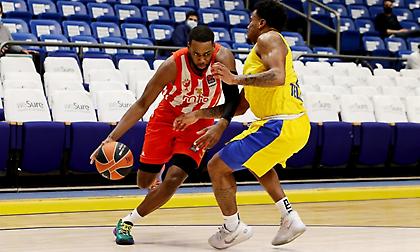 Μακάμπι: Προσπαθεί να υπογράψει τον Λόιντ