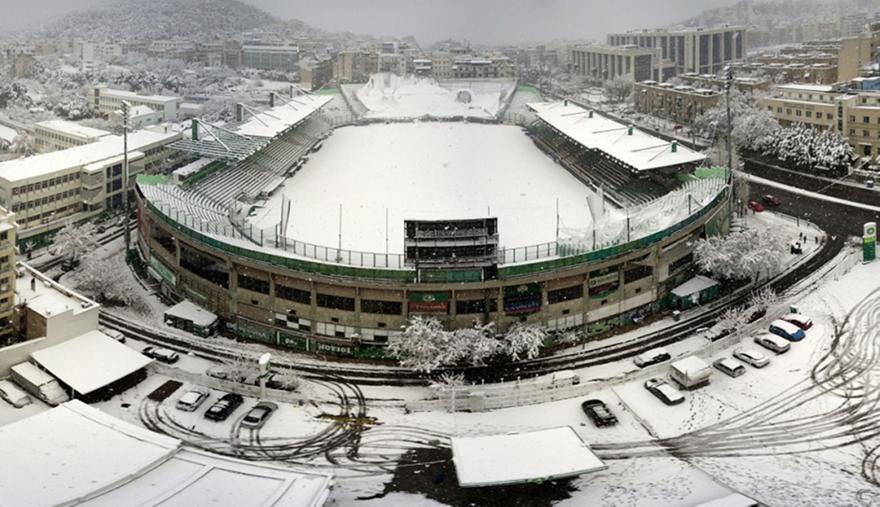 Στα «λευκά» ντύθηκε και η Λεωφόρος (pics)