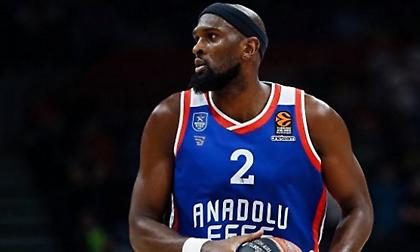 Σίνγκλετον: «Περιμένω μάχη με Ολυμπιακό»