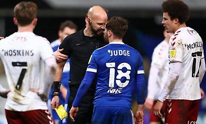 Ζήτησε συγγνώμη ο... τσαμπουκαλής διαιτητής από το Ίπσουιτς-Νορθάμπτον