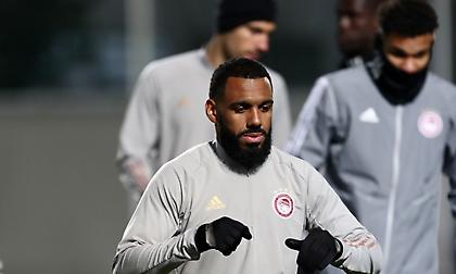 Με Εμβιλά κόντρα στην Αϊντχόφεν ο Ολυμπιακός