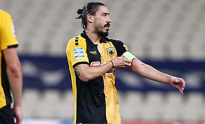 Χάνει για έναν μήνα Σιμόες και Μπακάκη η ΑΕΚ