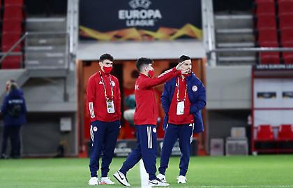 Ολυμπιακός-Αϊντχόφεν: Η άφιξη των Πειραιωτών στο «Γ. Καραϊσκάκης»