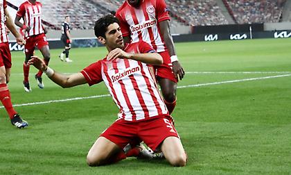 Ολυμπιακός-Αϊντχόφεν: Η φοβερή κεφαλιά του Μπουχαλάκη για το 1-0! (video)