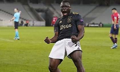 Τρομερή ανατροπή του Άγιαξ, «τούμπαρε» τη Λιλ μέσα σε δύο λεπτά στο τέλος!