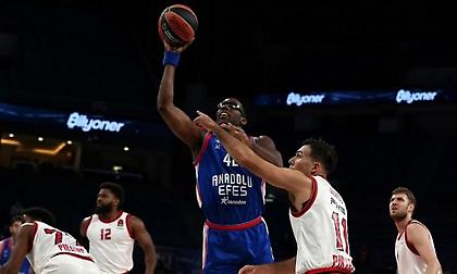 Ντάνστον: Έβαλε τα… γυαλιά στους σέντερ του Ολυμπιακού