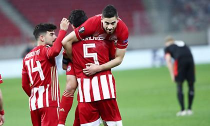 Όταν ξεχύθηκαν και τα Ελληνόπουλα, ο Ολυμπιακός ήταν για 5-2!