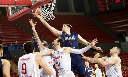 Σερβία: Με σούπερ Πετρούσεφ διέλυσε τη Γεωργία του Ζούρου και σφράγισε την πρόκριση