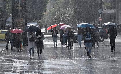 Καιρός: Βροχερό το σκηνικό – Που θα πέσουν χιόνια