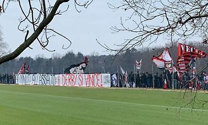 Μίλαν: «Ντόπες» οπαδών στην προπόνηση ενόψει Ίντερ! (vid)