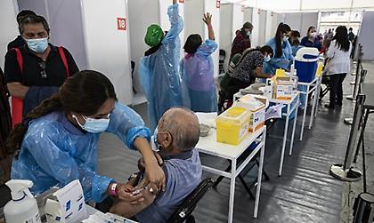 Πώς η Χιλή βρέθηκε μπροστά στην κούρσα των εμβολιασμών και πιο κοντά στην συλλογική ανοσία