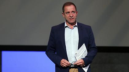 Στην ΓΑΔΑ ο Δημήτρης Λιγνάδης με τον δικηγόρο του