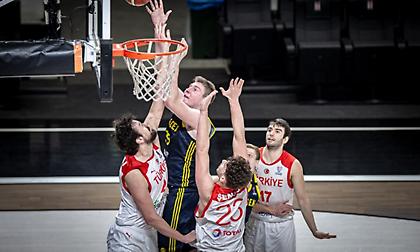 Νίκη ελπίδας για Τουρκία, πρόκριση για Βέλγιο