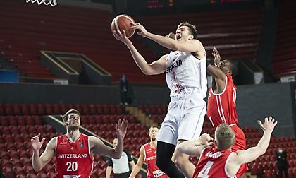 «Αυλαία» με νίκη για τη Σερβία