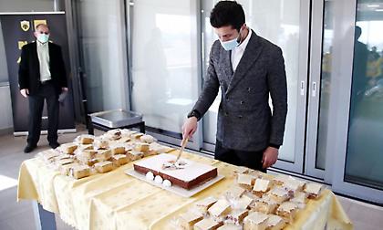 Έκοψε την πίτα της η ΑΕΚ (pics)