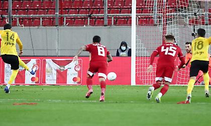 Ο Ολυμπιακός αφήνει συχνά τον αντίπαλο του ζωντανό και στο τέλος το πληρώνει…