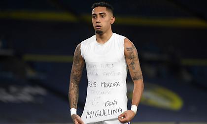 Λιντς: Ο Ραφίνια αφιέρωσε το γκολ του στην αδικοχαμένη μητέρα του Ροναλντίνιο